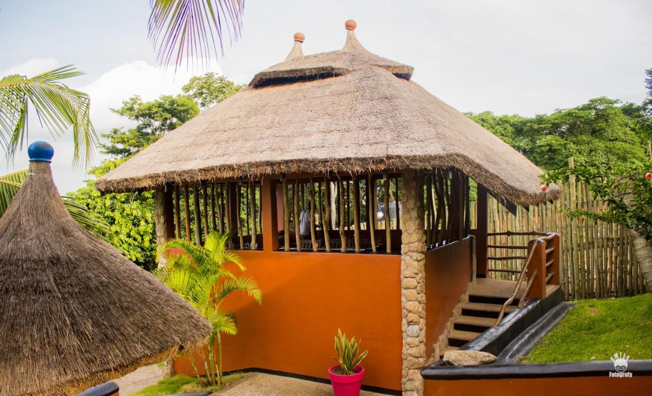 Hillburi Villa Aburi Esterno foto